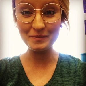 Meet your Posher, Lauren